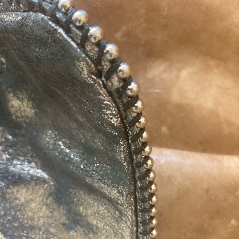 Latico Eloise Leather Wallet Distressed Platnium - Picture 3 of 11
